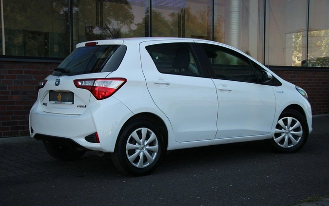 Toyota Yaris cena 56990 przebieg: 78000, rok produkcji 2020 z Pajęczno małe 704